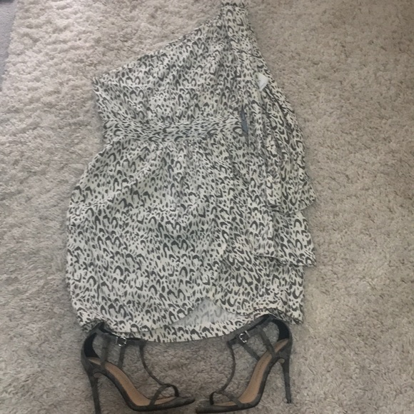 Beautiful Animal Patterned One Shoulder Dress - Picture 3 of 3